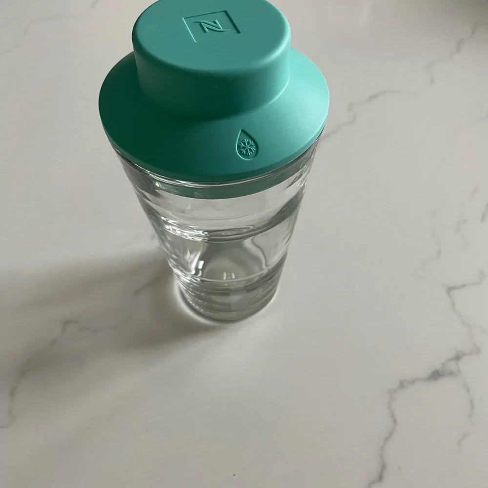 Nespresso glass Shaker with Aqua (silicone) Lid - Picture 1 of 5